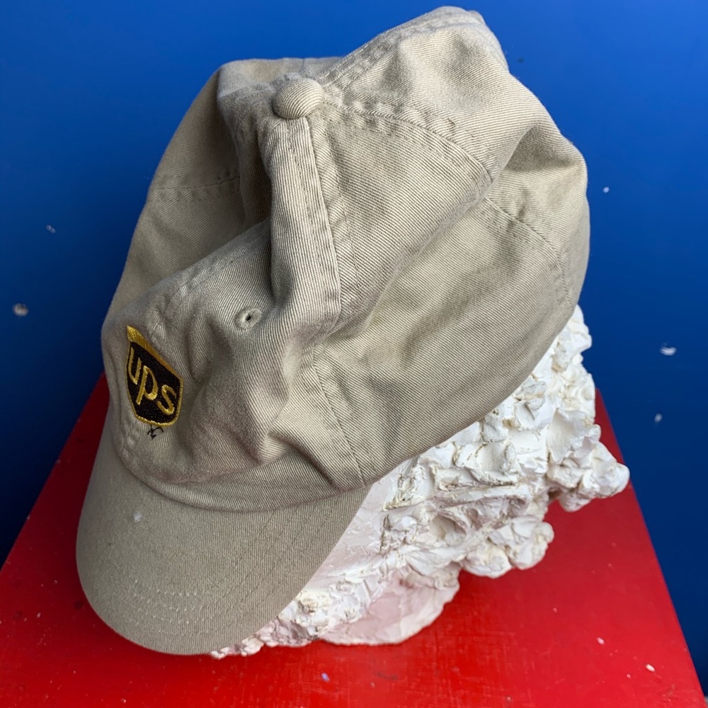 UPS Hat - Picture 4 of 4